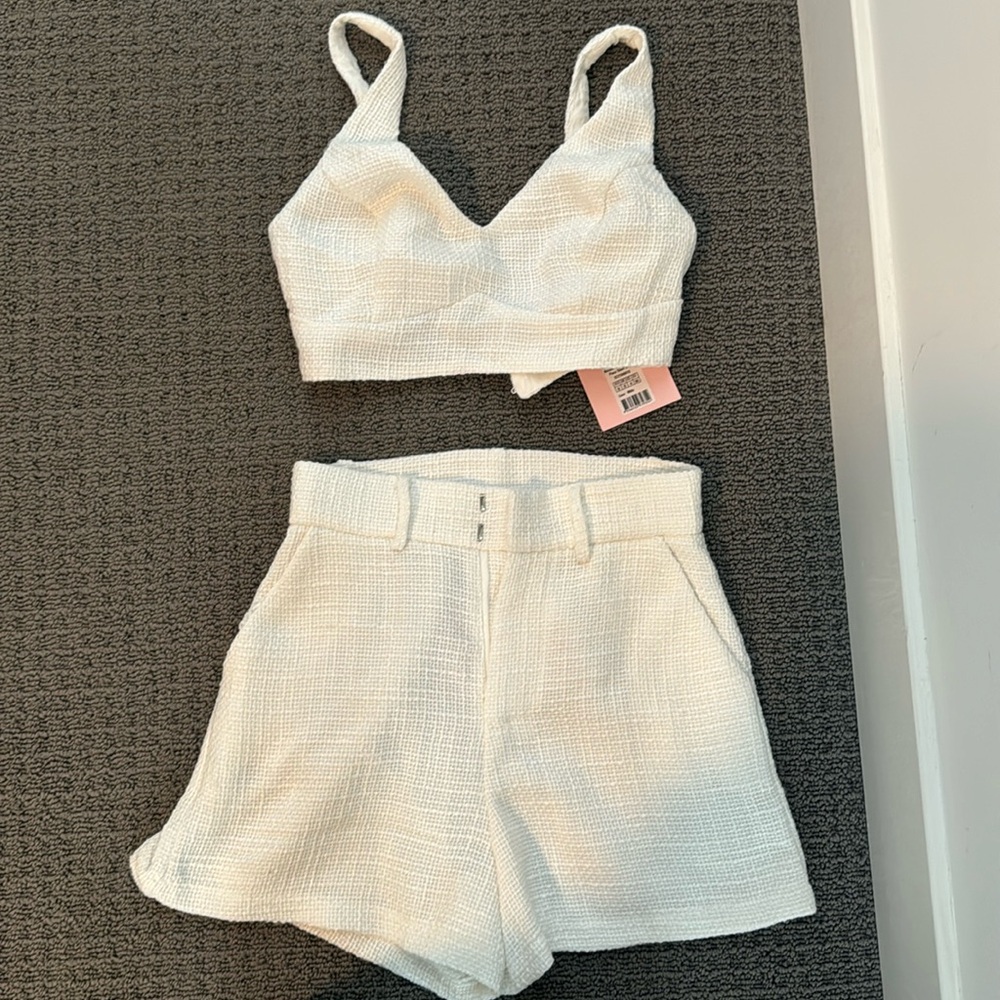 Showpo twill white set never worn